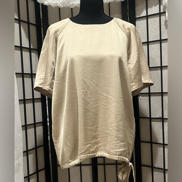 Banana Republic Classic SILVER CREAM V BACK TOP WOMEN SIZE M - Picture 1 of 8